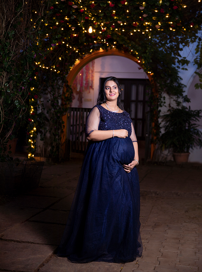 Outdoor maternity photoshoot by Chandrika Studios in Anna Nagar and Mogappair, Chennai